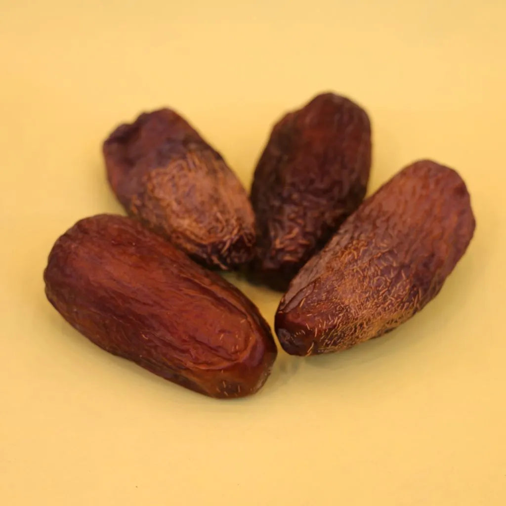 Amber Khajor (Dates)