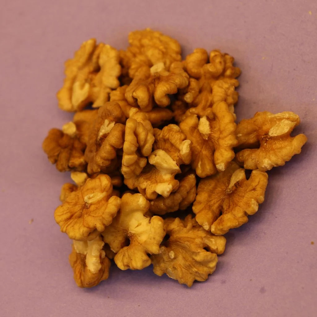 Akhrot giri (Walnut)